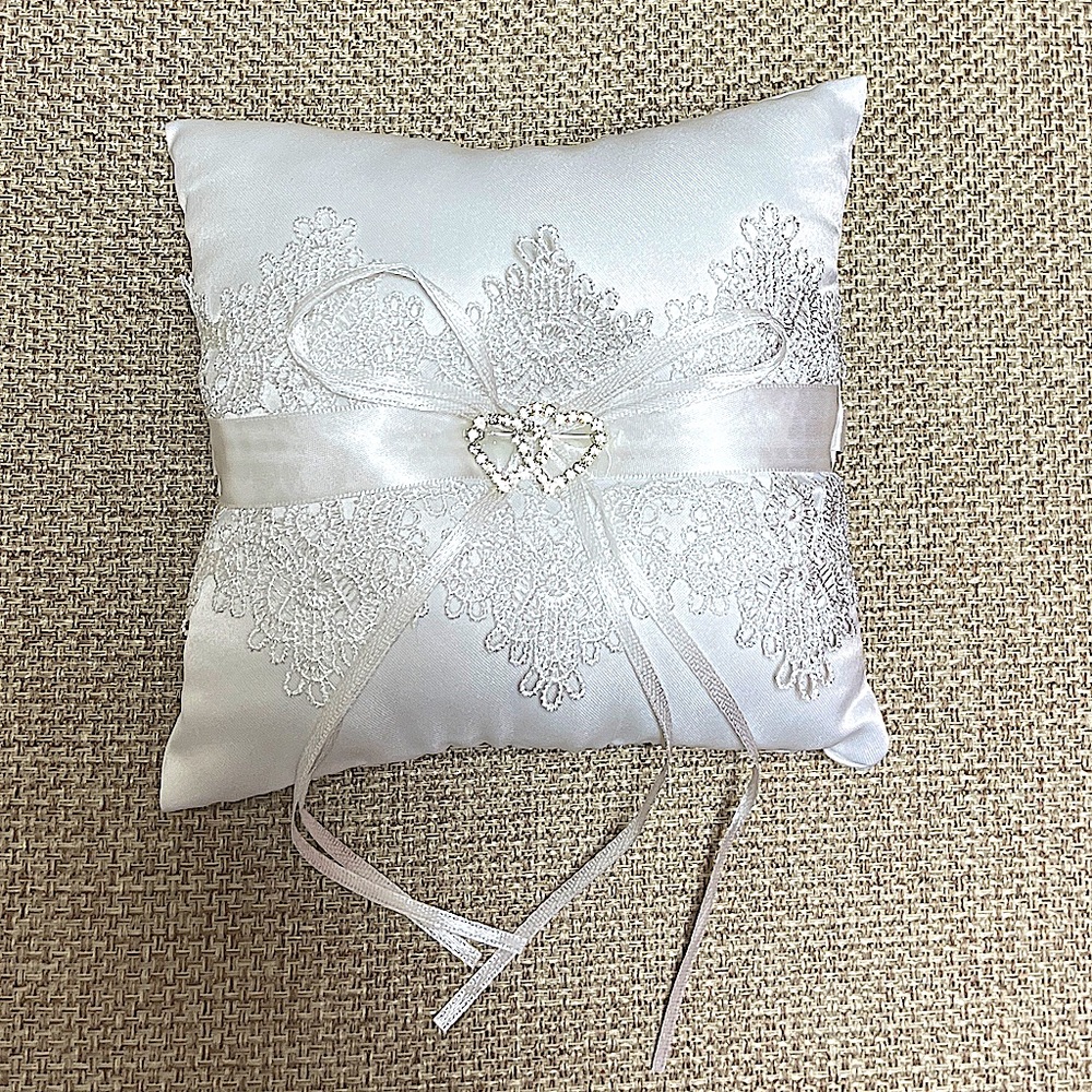 Wedding- Ring Bearer pillow, NIP, 6x6.5”, lace&ribbons w/double rhinestone heart